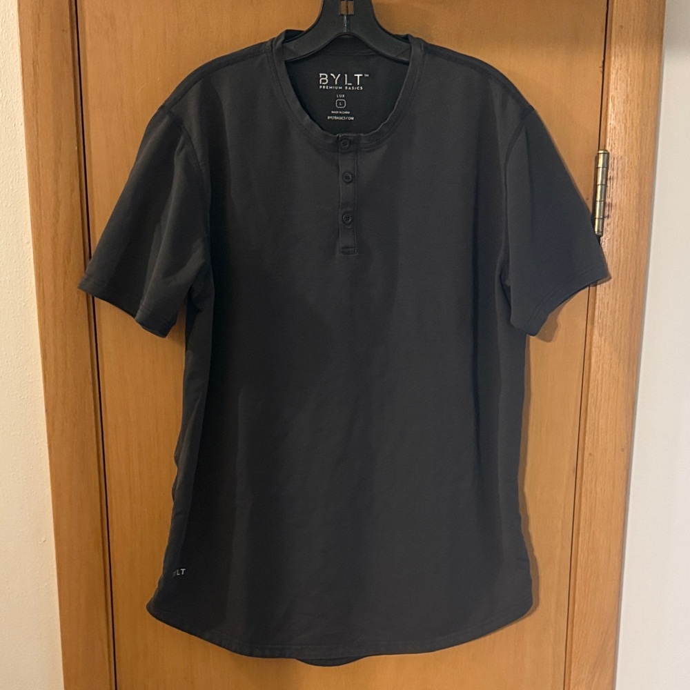 Bylt Basics Men’s Lux Short Sleeve Henley Tee T-Shirt Gray Size Large